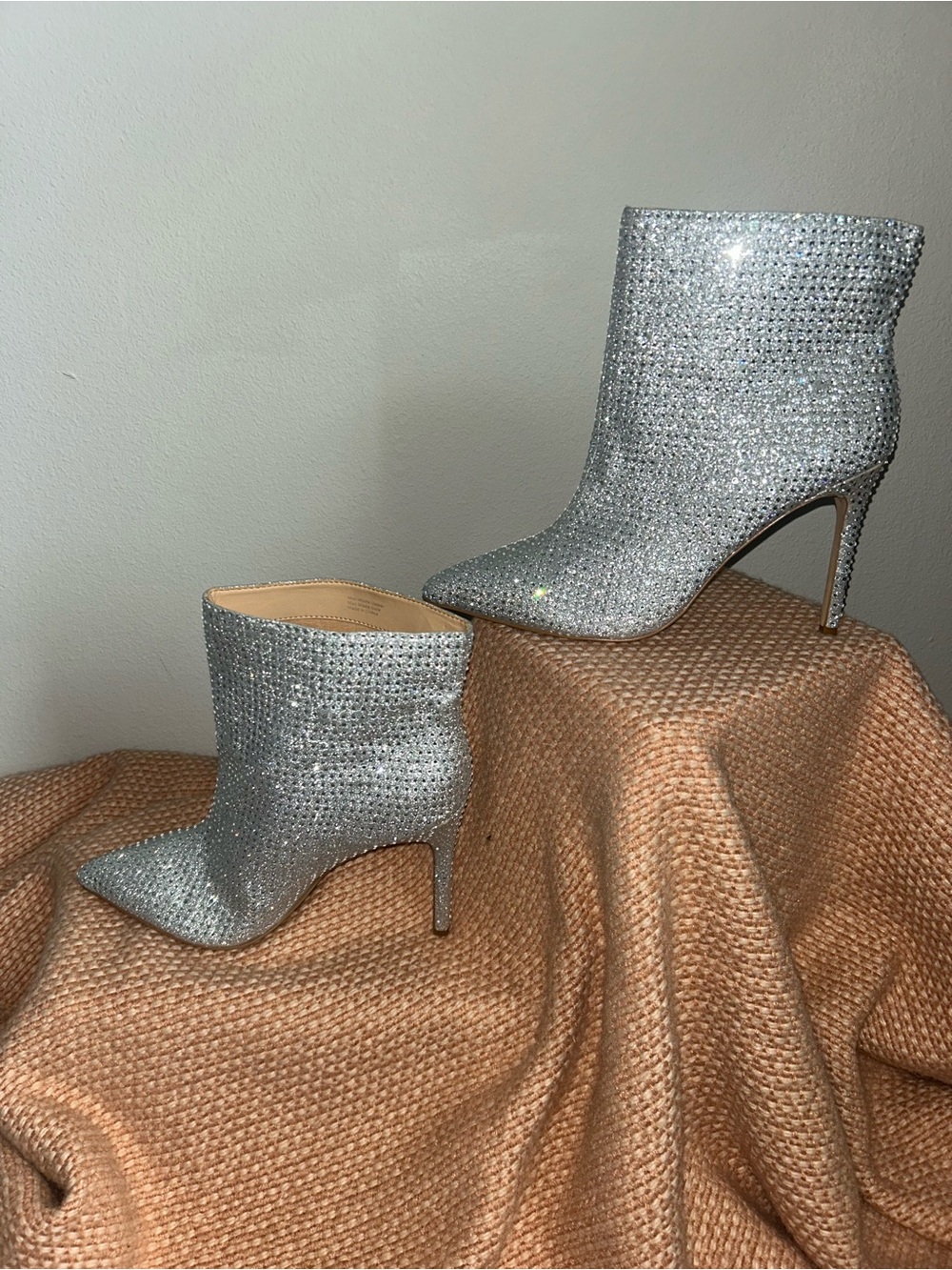 NEW Jewel Badgley Mischka Jude Silver Crystal Ankle Booties Sz 9 - Picture 2 of 10